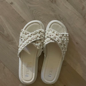 Tofflor - Helt nya, strl 39! Köpta på Shein 