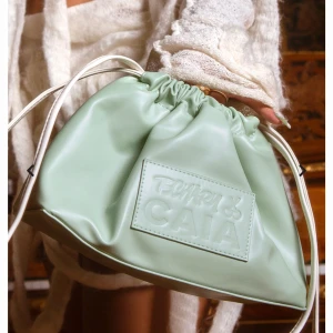 POUCH BAG från Caia - Nya bag från Caia