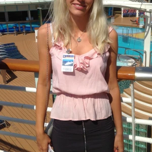 Rosa linne  - Fint rosa linne med en liten volang❤️ Linnet är i fint skick🌹 Stl xs 