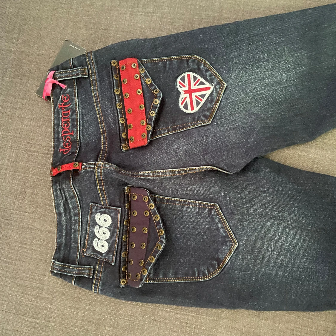 Helt nya jeans  - 90