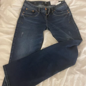 LTB jeans valerie - Low Waits, boot cut LTB jeans i str.26/32. Bra skick, helt nya och  aldrig använda❤️
