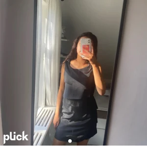 Klänning  - Bra skick skriv för flera bilder 