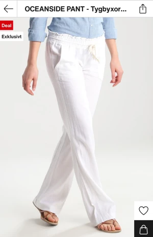 Roxy linnebyxor vita - Säljer mina vita Roxy linnebyxor i storlek M pga att de är för korta för mig. Aldrig använt! inga defekter, skriv privat för frågor!☀️💖 Nypris 600☀️