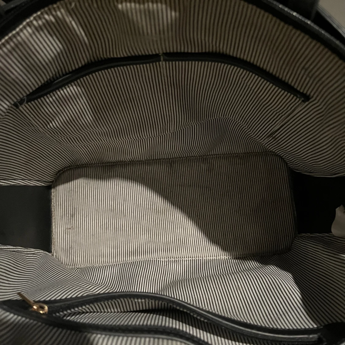 Stor svart väska  - 91
