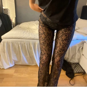 Spets byxor  - Säljer min fina spetsbyxor då dem inte kommer till användning. Nästan helt nya💖