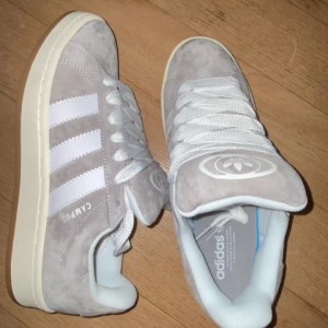 Campus 00s grey gum - Adidas campus 00s grå helt nya box med följer samt extra grå skosnören Bilder tagna med blixt 
