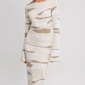 Långklänning  - I skick som helt ny. Är jätte jättefin! XS