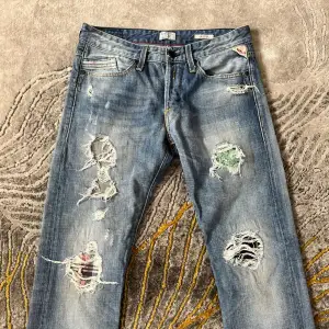 replay jeans waitom.  sälsynt modell som inte säljs längre.  komm med frågor och byten:)