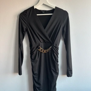 Svart klänning  - Storlek xs