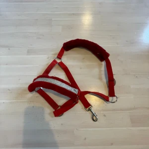 Grimma - Bra skick, köpt för ett halvår sedan, skriv om frågor