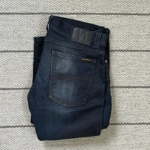Nudie jeans - Tja säljer dessa riktigt feta Nudie jeansen, nypris 1600kr mitt pris 449kr. Inga defekter eller nåt på dem hör av vid funderingar😄