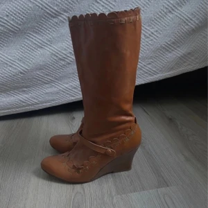 Bruna boots - Jättefina bruna stövlar 