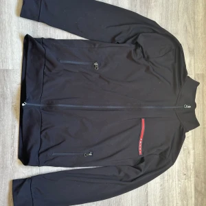 Prada kofta  - Skriv om du är intresserad! 