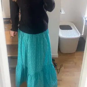 fin kjol från zara som ny