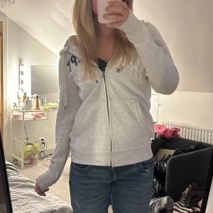 Ziphoodie  - Jättefin ziphoodie som aldrig kommer till användning, jättebra skick!🌸🌸