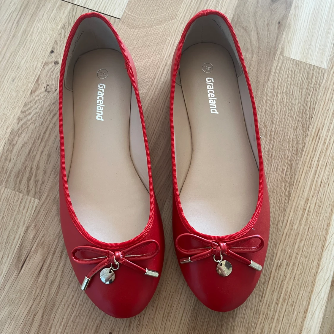 Röda ballerinaskor - 91