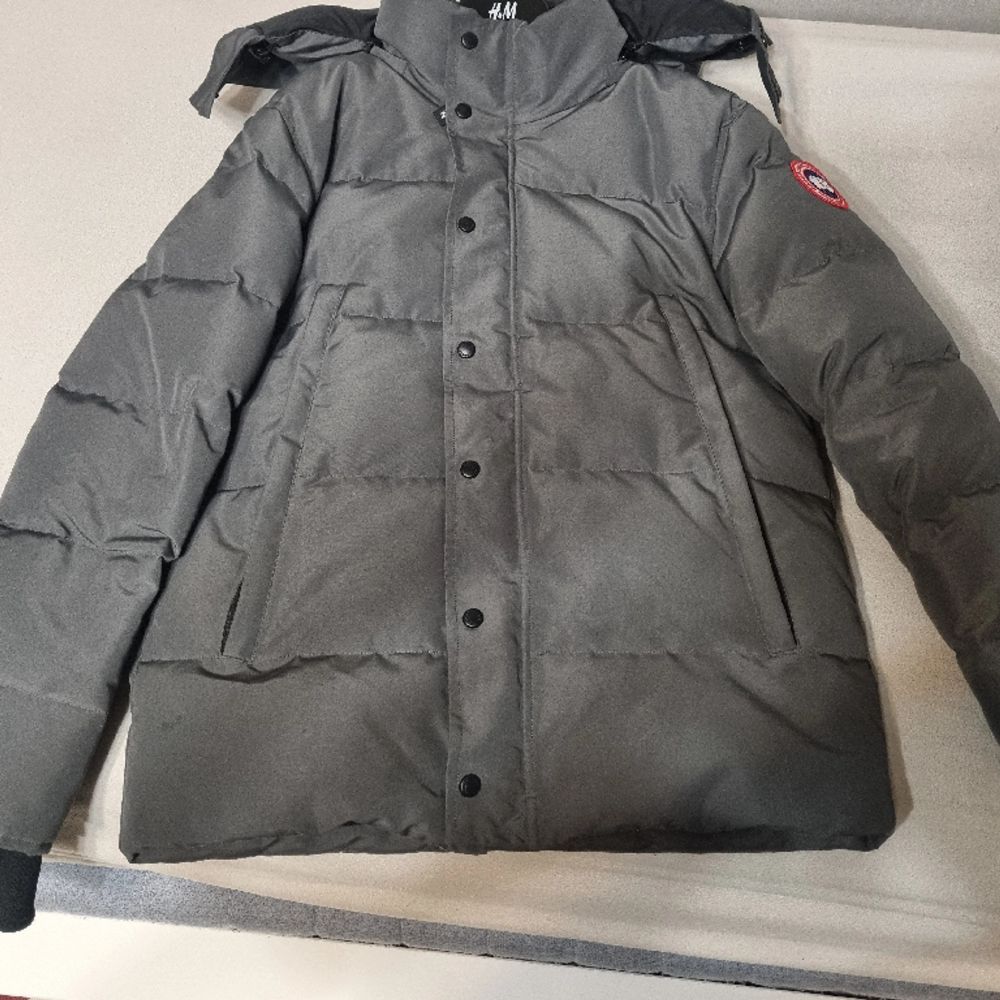 Harmaa Canada goose jacka Canada Goose Plick Second Hand