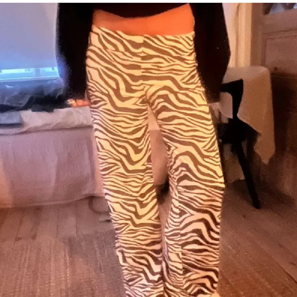Zebra byxor . Jeans & Byxor.