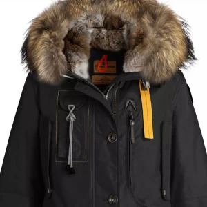 Vinterjacka - Vinterjacka i mycket bra skick för 4000kr, använd fåtal gånger.