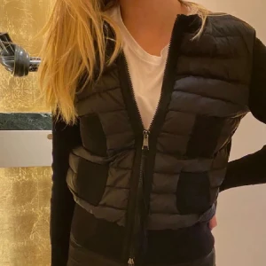 moncler cardigan - kollar intresset på min älskade cardigan😩😩såå snygg och såklart äkta!!❤️❤️