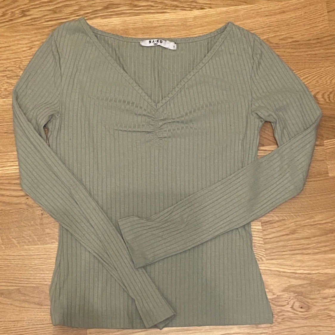 V-ringad ribbad tröja - 91