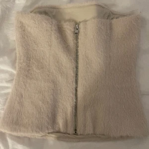 zara topp - säljer min zara topp för den inte kommer till användning 