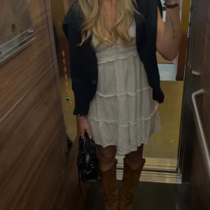 Intressekoll  - Intressekoll på min fina linneklänning. I nyskick