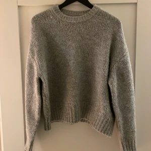 Stickad tröja  - Ifrån zara  Storlek s🩷 