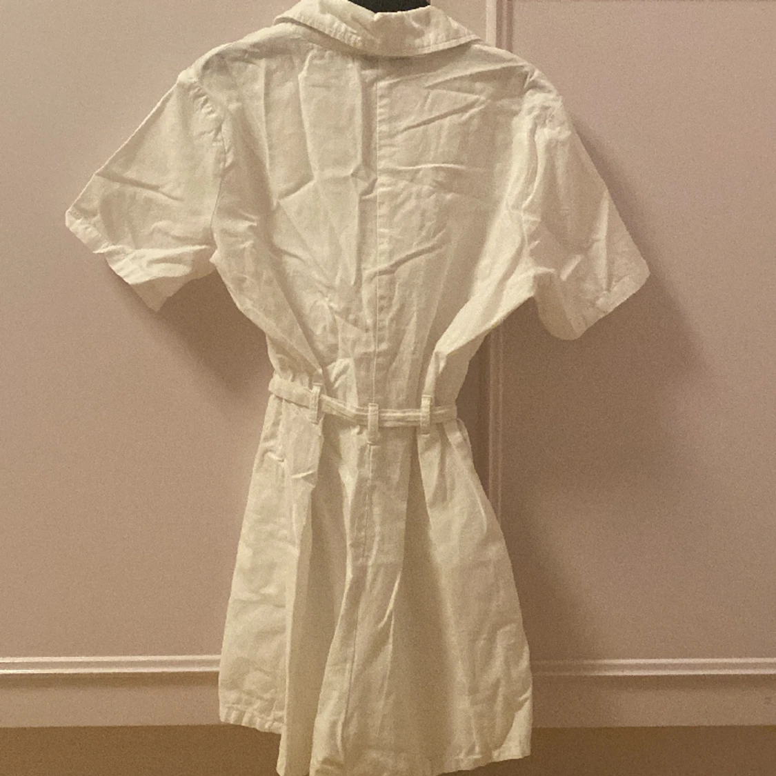 Vit shortsdress  - 90