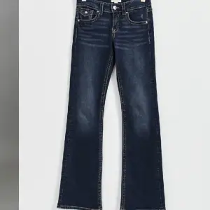 Low waist bootcut jeans från Gina tricot, helt nya!💕