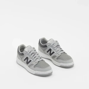 Oanvända grå new balance  - Helt oanvända. Storlek 38, normal i storlek