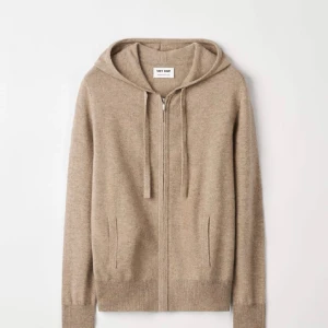 Soft goat zip up hoodie - Säljer en sån här kofta fast i ljusrosa, kom privat för mer bilder och information!🩷pris kan diskuteras