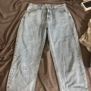 Säljer mina Pull & Bear jeans.  Strl 38 Tänkte 150kr