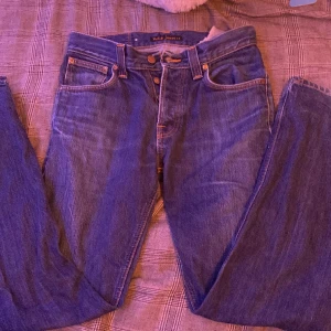 Nudie Jeans - Knappt använda nudie jeans, length 32 och Width 29, priset kan diskuteras. 