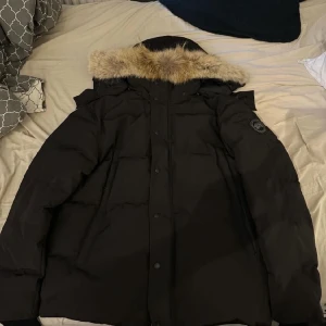 Canada Goose Wyndham blacklabel  - Tar även byten mot Canada Goose Storlek L