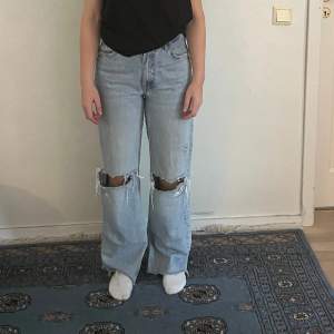 Jeans från stradivarius, avklippta så att de passar mig som är 164cm, storlek 38💕