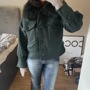 Meotine kappa - Säljer den här superfina kappan ifrån meotine kappan är helt slustsåld i den färgen 💕