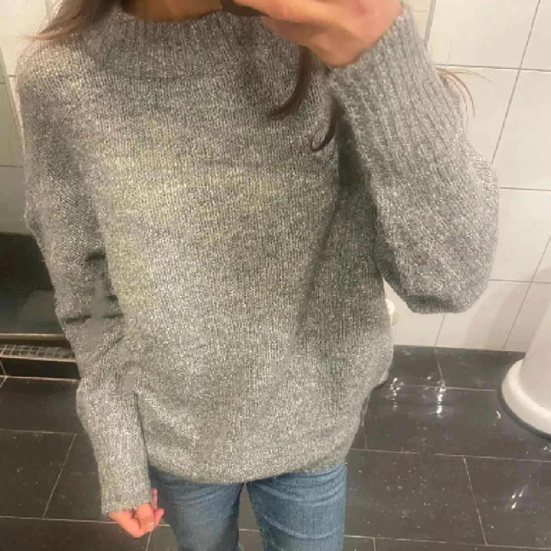 Oanvänd stickad tröja- Lager 157