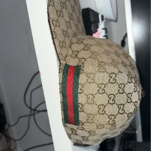 Gucci krps - Säljer min Gucci keps för den är stor för mig och gillar inte längre färgen den är i bra kicks