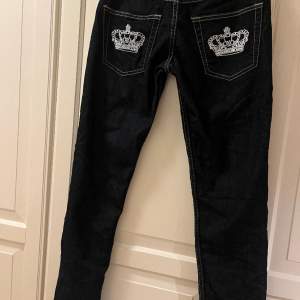 Oanvända VB R&R jeans. Stl 28” men små i stl, mer som 26”. 