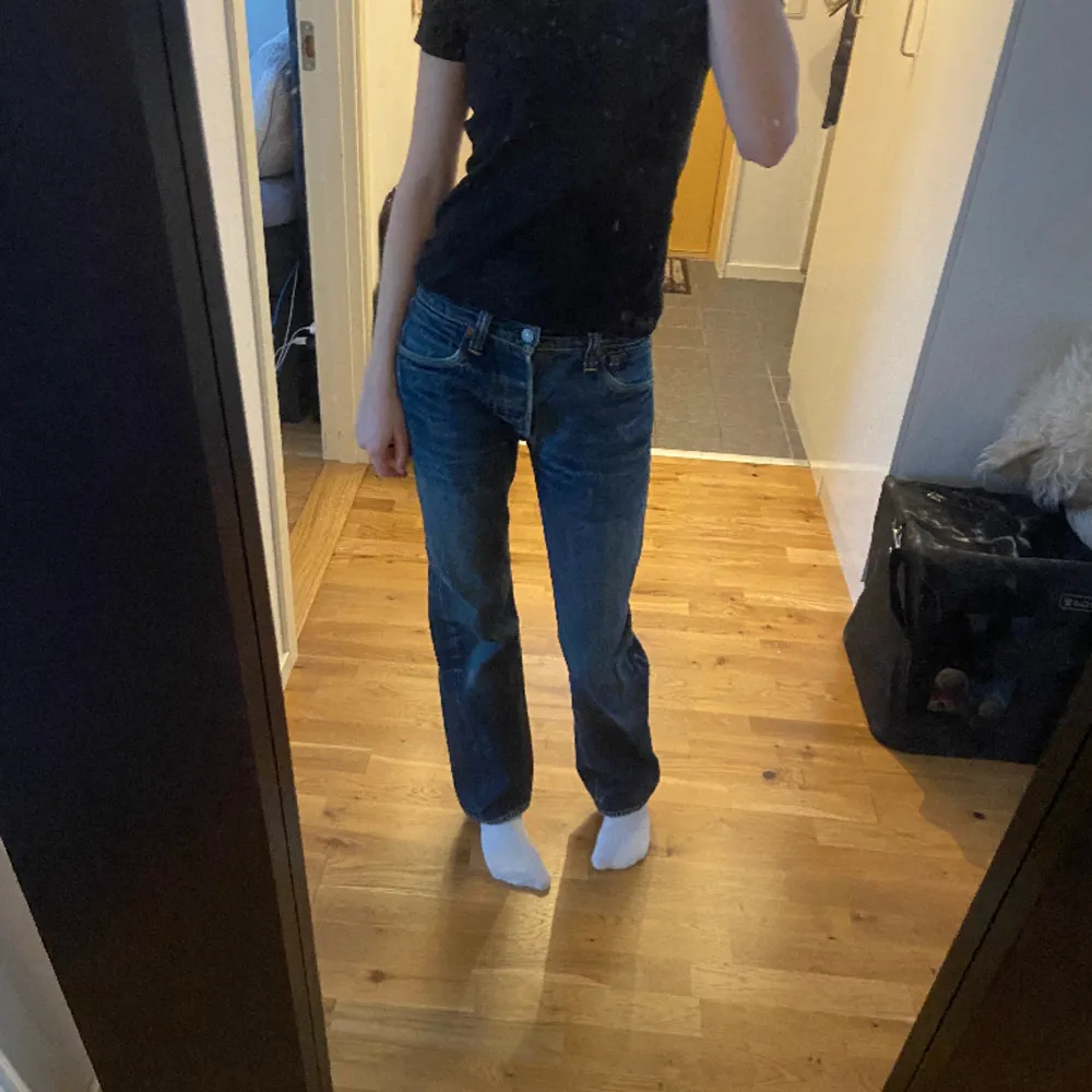 Superfina evisu straight jeans 🩷 Har ett litet hål vid bakfickan, kan skicka bild privat! . Jeans & Byxor.