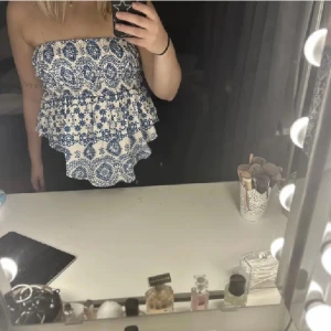 Sommar topp - Säljer denna topp som är perfekt till sommaren. Storlek S💗