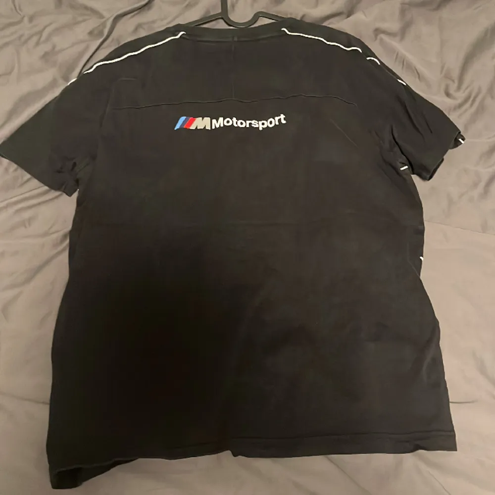 BMW puma tröja i storlek L. T-shirts.