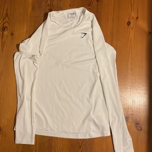 Gymshark träningströja  - Använd ca 2 gånger, Superfin, sitter väldigt tight 
