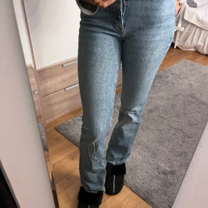 Zara jeans - Säljer dessa skit sköna och snygga bootcut jeansen!🥰