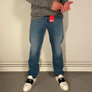 Diesel jeans  - 40. Hej! Säljer nu dessa helt nya diesel jeans. Modellen är 188cm Nypris 1599