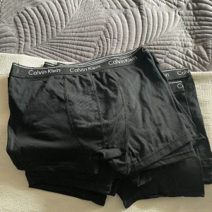 9st Svarta Calvin Klein kalsonger  - 3 för 300, 6 för 500 och 9 för 600 Storlek M, och fantastiskt fina, såklart helt oanvända, och köp snabbt innan någon annan hinner
