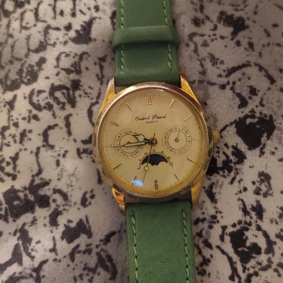 Vintage Orient Pearl moonphase and Sun 
