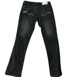 Lågmidjade straight jeans - Midja 76, innerben 72💞💞