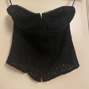 Jätte gullig topp - Säljer denna super gulliga  korsett-topp då den är förliten. Den är oanvänd med lappen kvar🥰